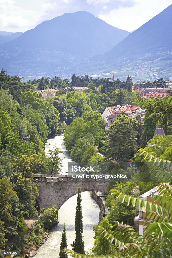 Vista para o rio Passer de Merano, Sul do Tirol - Foto de stock de Alto Ádige royalty-free