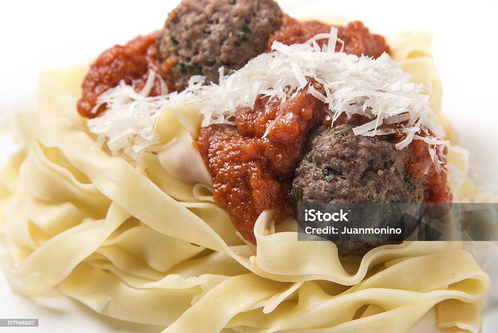 Fettuccine aux boulettes de viande - Photo de Aliment libre de droits