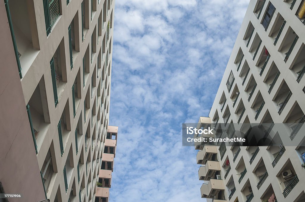 Modernes apartment-Gebäude und sky - Lizenzfrei Architektur Stock-Foto