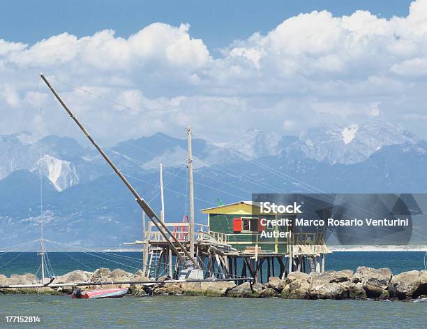 Le Tradizionali Attività Di Pesca Sul Fiume Bocca - Fotografie stock e altre immagini di Alpi Apuane - Alpi Apuane, 2000-2009, Alpi