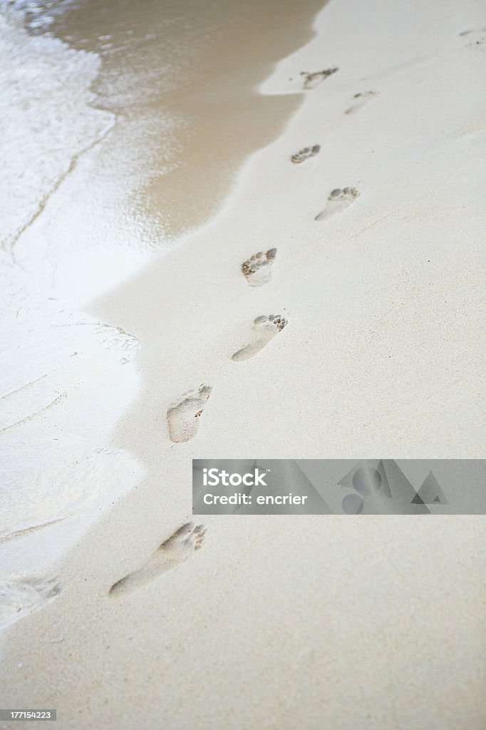Spuren auf einem perfekten Strand mit weißem sand. - Lizenzfrei Fotografie Stock-Foto