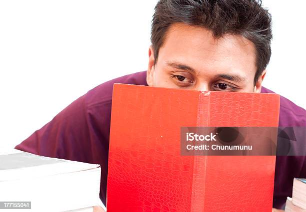 Libro Sobre La Cara Al Máximo Foto de stock y más banco de imágenes de 20 a 29 años - 20 a 29 años, Adolescencia, Adolescente