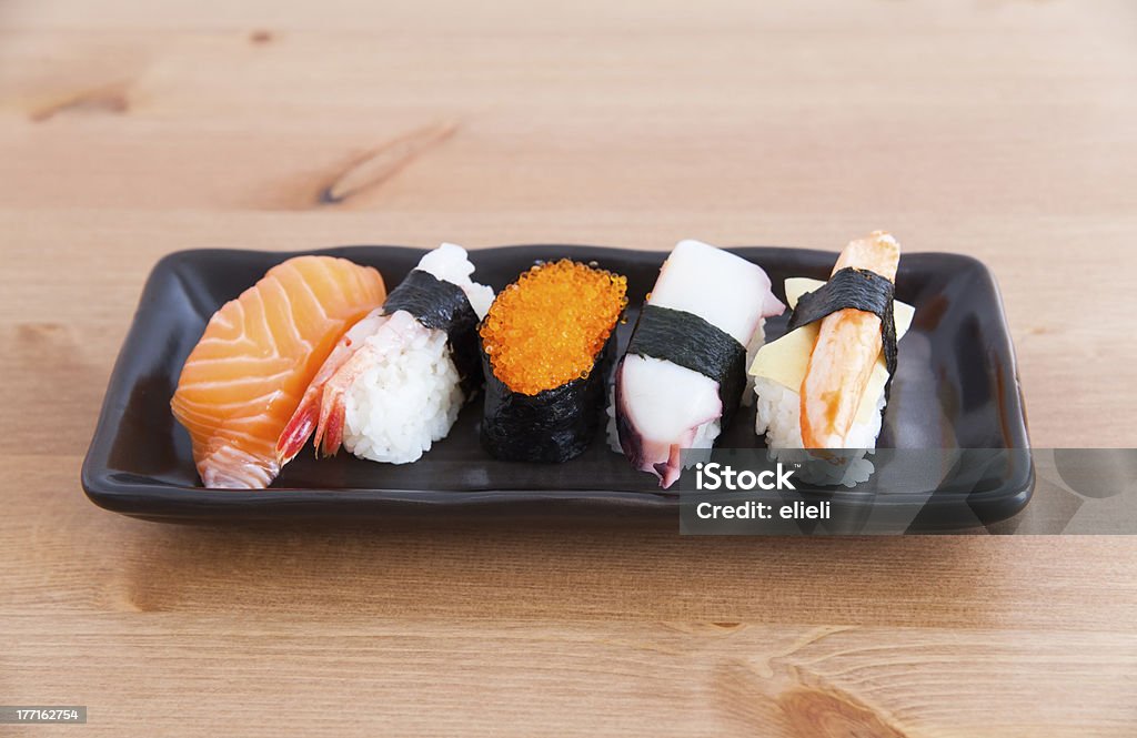 sushi auf dem Teller - Lizenzfrei Asien Stock-Foto