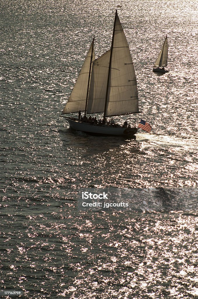 Dois Barcos à vela Passagem 2 - Royalty-free Admiração Foto de stock