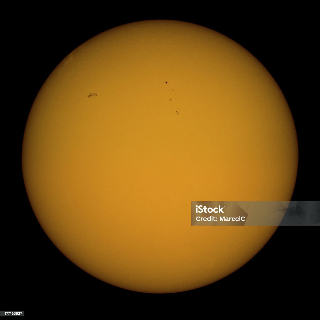 Słońce. Sunspots widoczny na powierzchni. - Zbiór zdjęć royalty-free (Astronomia)