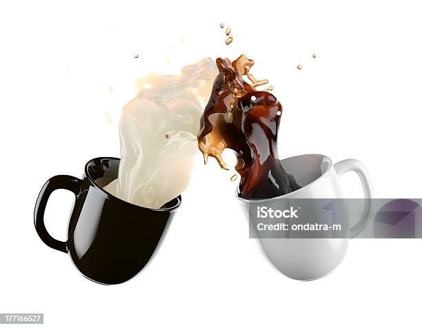 Kaffee Und Milch Stockfoto und mehr Bilder von Kaffee - Getränk - Kaffee - Getränk, Spritzendes Wasser, Freisteller – Neutraler Hintergrund