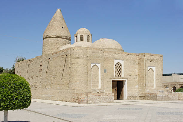istock Hiobs Fountain, Bukhara, Uzbekistan 177181078