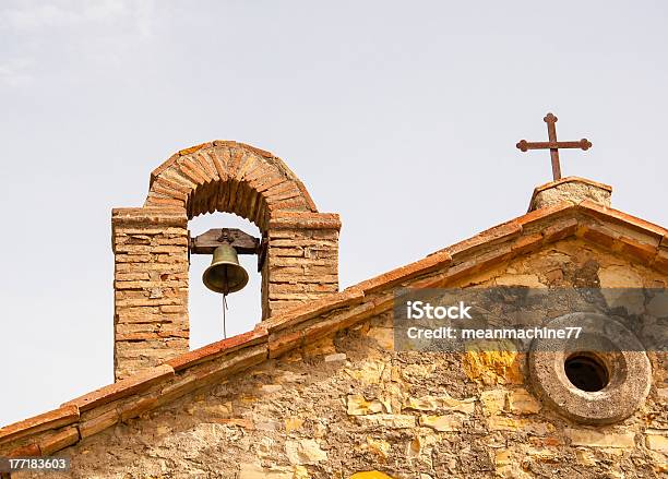 Dettagli Di Piccola Cappella In Pietra In Toscana Italia - Fotografie stock e altre immagini di Architettura