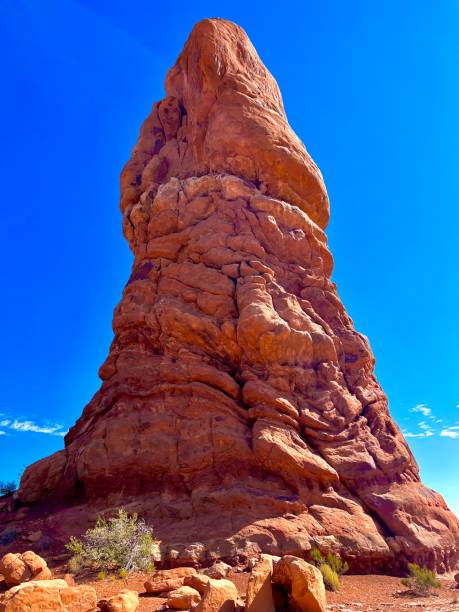 balanced rock, parque nacional arches, moab, utah - travel famous place balanced rock beauty in nature - fotografias e filmes do acervo