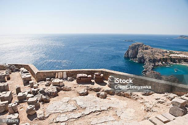 Photo libre de droit de Ancien Temple Dapollon De Lindos Grèce banque d'images et plus d'images libres de droit de Acropole de Lindos - Acropole de Lindos, Antique, Archipel du Dodécanèse