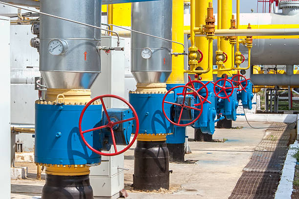 istock Handle gate valve with steel pipe on gas compressor station 177198928