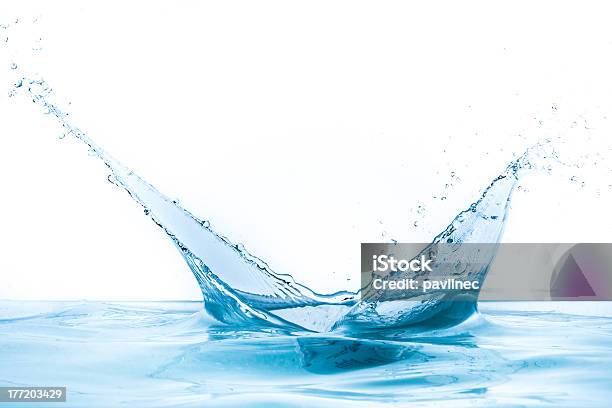 Agua Splash Foto de stock y más banco de imágenes de Agua potable - Agua potable, Agua, Azul