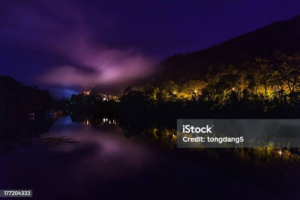 Mgły W Nocy - zdjęcia stockowe i więcej obrazów Fotografika - Fotografika, Góra, Horyzontalny