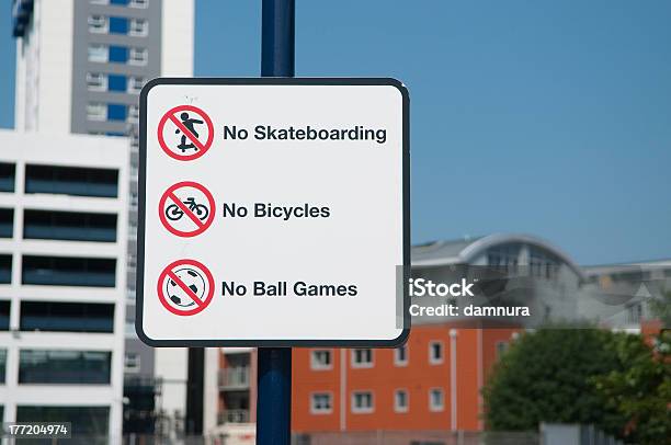 Foto de Urban Proibições e mais fotos de stock de Andar de Skate - Andar de Skate, Apartamento, Arquitetura