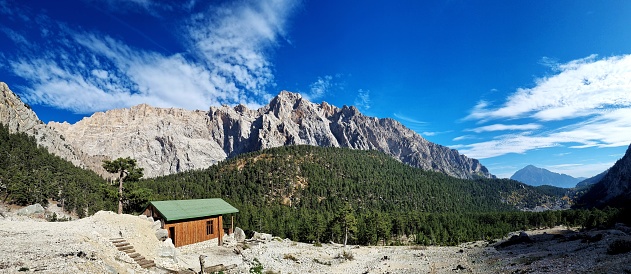 Mountaineer cottage (Aladağlar National Park in Türkiye)