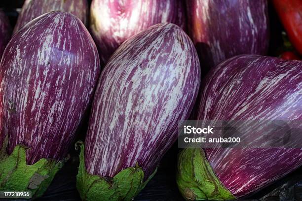 Melanzane - Fotografie stock e altre immagini di Alimentazione sana - Alimentazione sana, Ambientazione tranquilla, Bibita