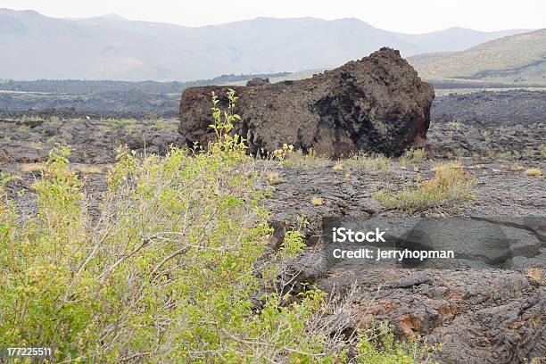 Photo libre de droit de Craters Of The Moonexpression Anglosaxonne banque d'images et plus d'images libres de droit de Chaîne de montagnes - Chaîne de montagnes, Craters of the Moon National Monument, Haut-lieu touristique national