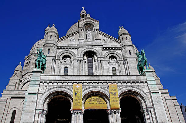 istock Sacre Coeur in Paris 177226944
