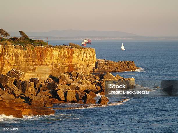 Dia Soalheiro - Fotografias de stock e mais imagens de Cascais - Cascais, Praia, Amarelo