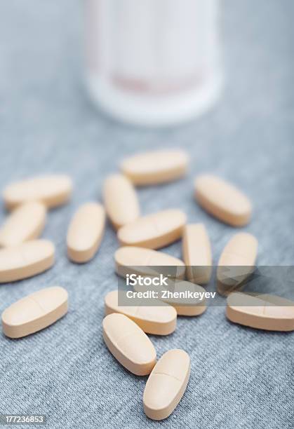 Antibiotikum Stockfoto und mehr Bilder von Antibiotikum - Antibiotikum, Antidepressivum, Behälter