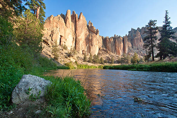 smith rock - crooked river zdjęcia i obrazy z banku zdjęć