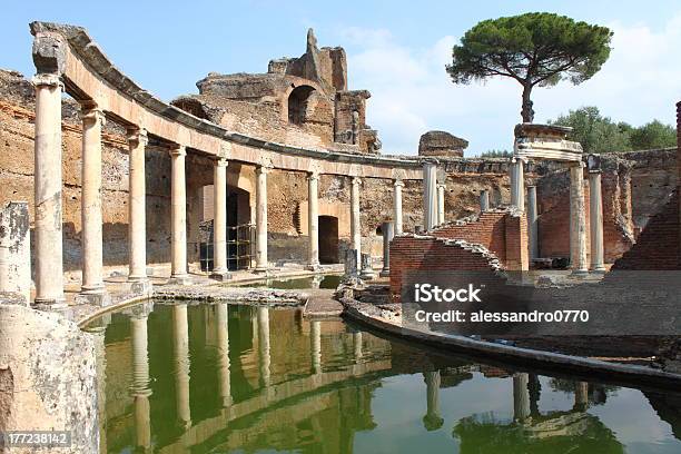Villa Adriana Perto De Roma - Fotografias de stock e mais imagens de Antigo - Antigo, Arco - Caraterística arquitetural, Arqueologia