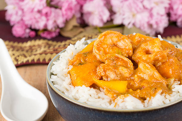 kaeng phet kung/choo chee prawns - panang curry imagens e fotografias de stock