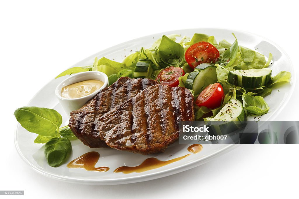 На гриле мясо и овощи - Стоковые фото Базилик роялти-фри