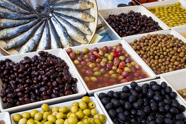 istock weekly market olives shop 177241025