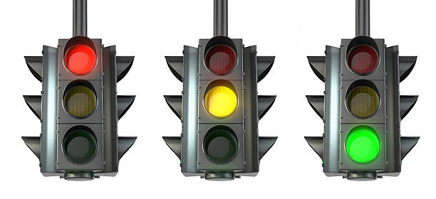 serie di semafori, rosso verde e giallo - semaforo rosso foto e immagini stock