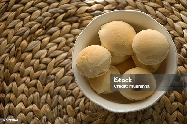 Foto de Pão De Queijo Brasileiro e mais fotos de stock de Amarelo - Amarelo, Assado no Forno, Assar