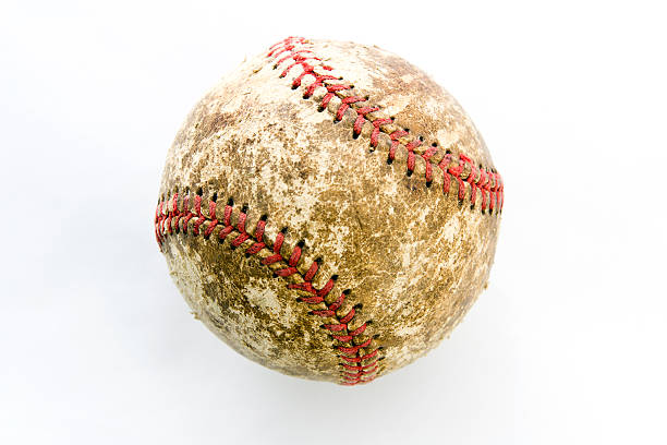 velho beisebol sobre fundo branco - seam heap sport horizontal imagens e fotografias de stock