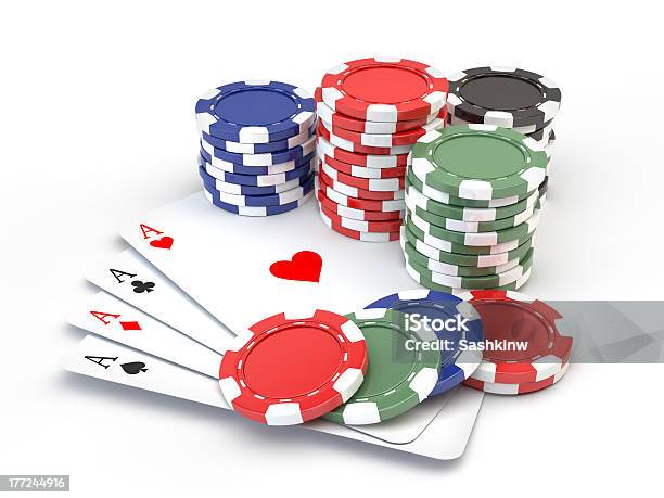Азартные Игры Фишки И Четыре Ace — стоковые фотографии и другие картинки Игровая фишка - Игровая фишка, Покер, Азартные игры