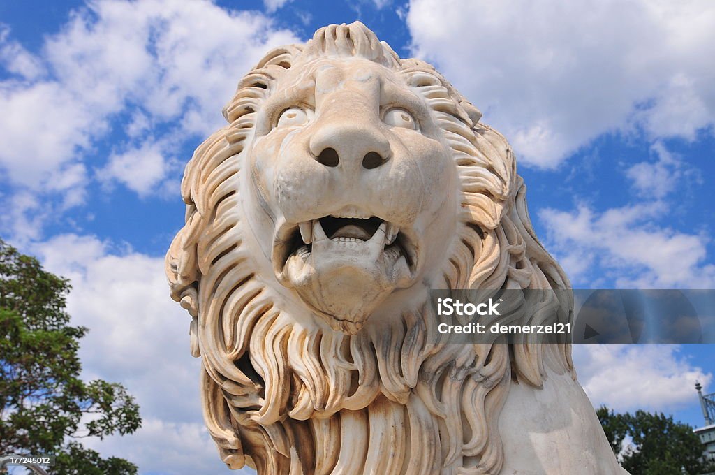 Medici Lion Statue at Воронцовский дворец - Стоковые фото Алупка роялти-фри