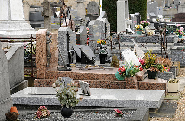 istock France, old tomb in Les Mureaux cemetary 177245028