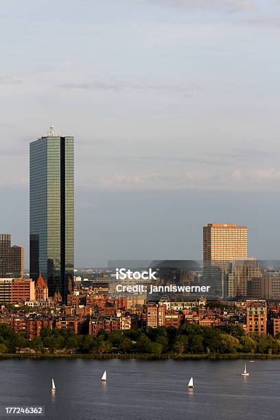 Foto de Boston Back Bay Com O John Hancock Tower e mais fotos de stock de América do Norte - América do Norte, Arquitetura, Arranha-céu