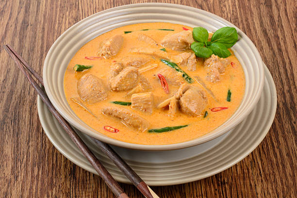 kaeng phet gai - panang curry imagens e fotografias de stock