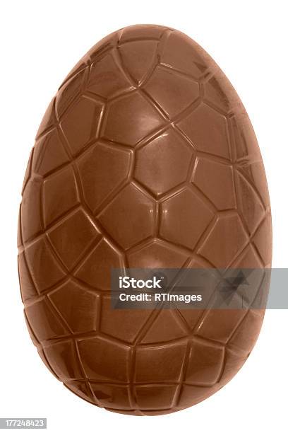 Uovo Di Pasqua Al Cioccolato Isolato - Fotografie stock e altre immagini di Uovo di Pasqua - Uovo di Pasqua, Cioccolato, Uovo - Alimento di base