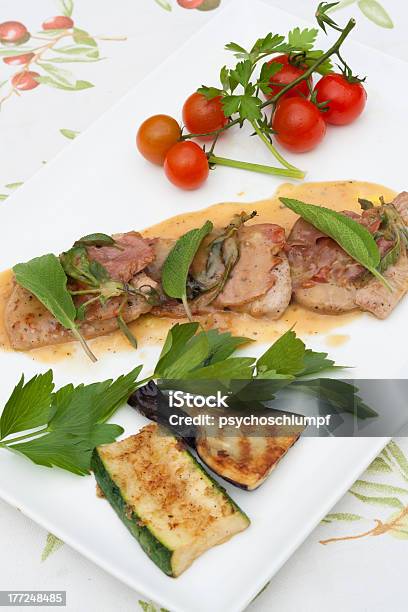 Foto de Saltimbocca Alla Romana e mais fotos de stock de Abobrinha - Abobrinha, Alimentação Saudável, Carne