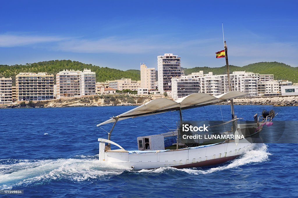 Ibiza barche nella Baia di San Antonio de Portmany - Foto stock royalty-free di Acqua