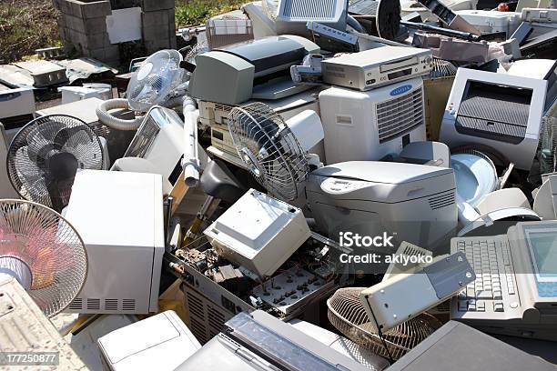 Elektroschrott Stockfoto und mehr Bilder von Haushaltsmaschine - Haushaltsmaschine, Freizeitelektronik, Recycling