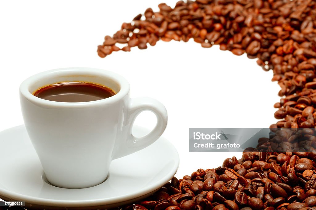 Kaffeetasse und Getreide auf weißem Hintergrund - Lizenzfrei Aufregung Stock-Foto