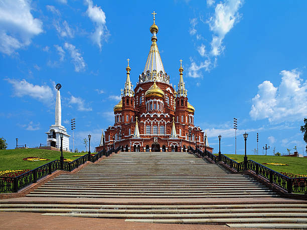 st. michael-kathedrale in izhevsk, russland - izhevsk stock-fotos und bilder