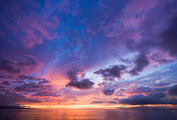 istock Amazing Sunset in Hawaii 177251525