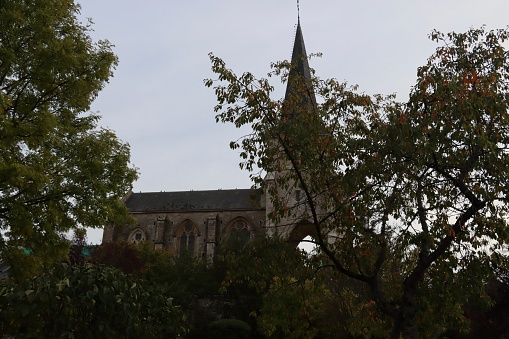 L’église Saint Martin de Sainte Sabine en côte d’Or, avec son superbe clocher porche