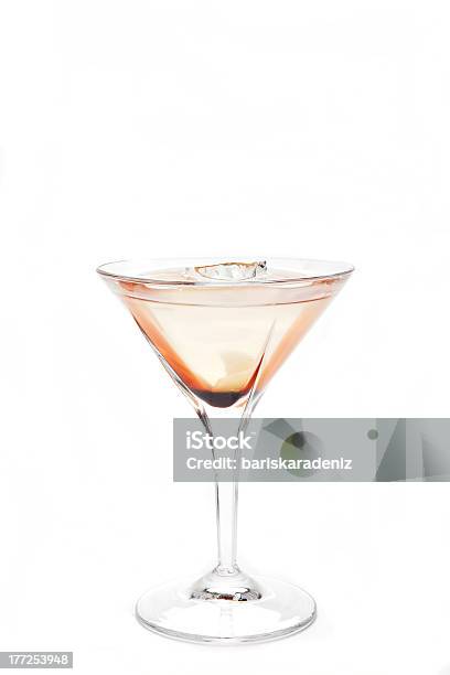 Martini Cócteles Foto de stock y más banco de imágenes de Adorno de frutas - Adorno de frutas, Arándano rojo - Fruta baya, Beber