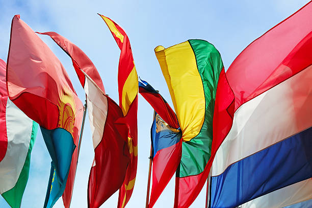 флаги европе государств против облачное небо - national flag flag global communications sky стоковые фото и изображения