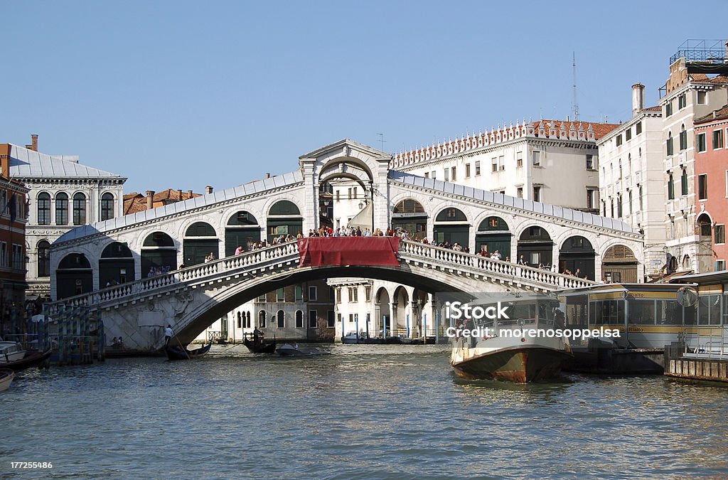 Ponte di Rialto w Wenecji, Włochy - Zbiór zdjęć royalty-free (Bez ludzi)