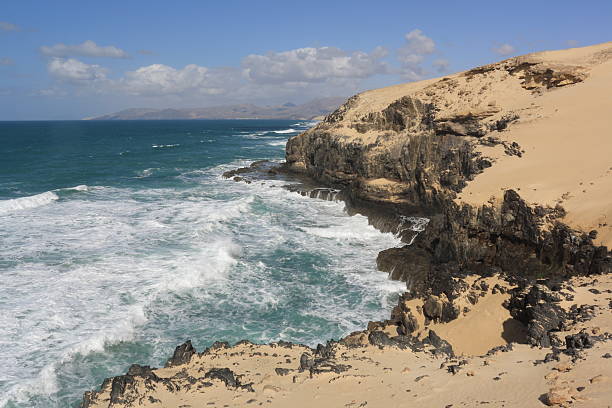 wild costa occidentale di fuerteventura - wave sea storm water foto e immagini stock