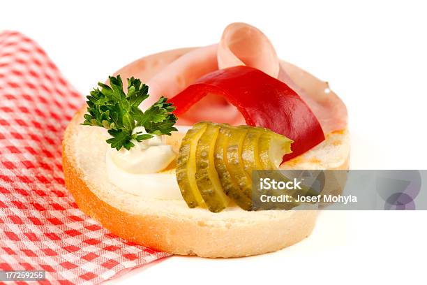 Aprire Un Panino Con Prosciutto E Uova - Fotografie stock e altre immagini di Antipasto - Antipasto, Baguette, Burro